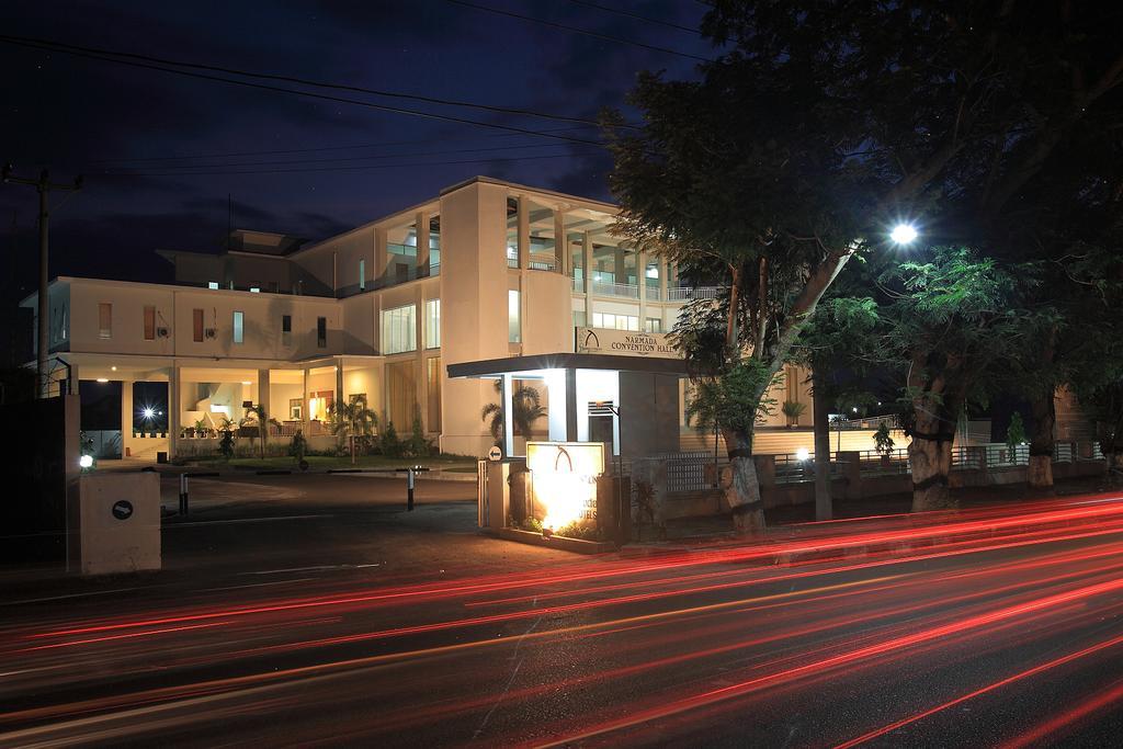 Hotel Narmada Convention Hall Mataram Zewnętrze zdjęcie
