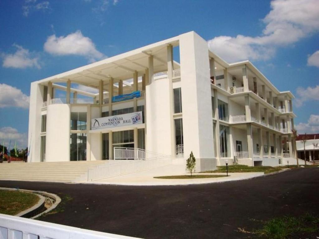 Hotel Narmada Convention Hall Mataram Zewnętrze zdjęcie