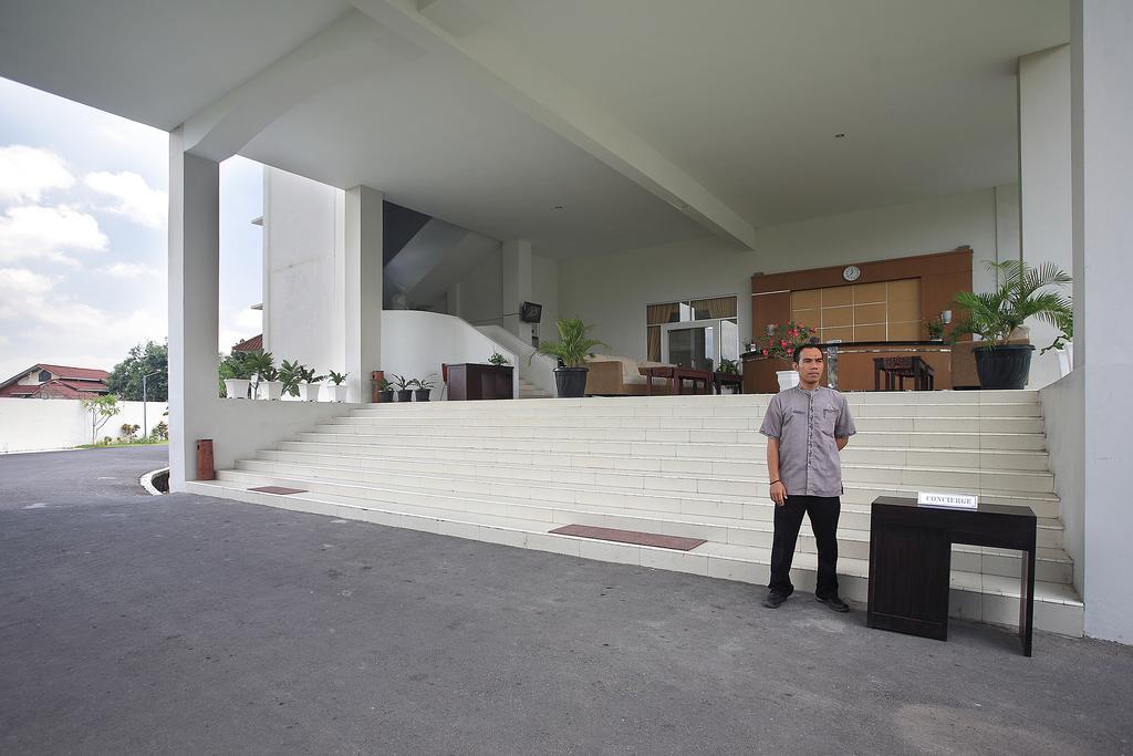 Hotel Narmada Convention Hall Mataram Zewnętrze zdjęcie