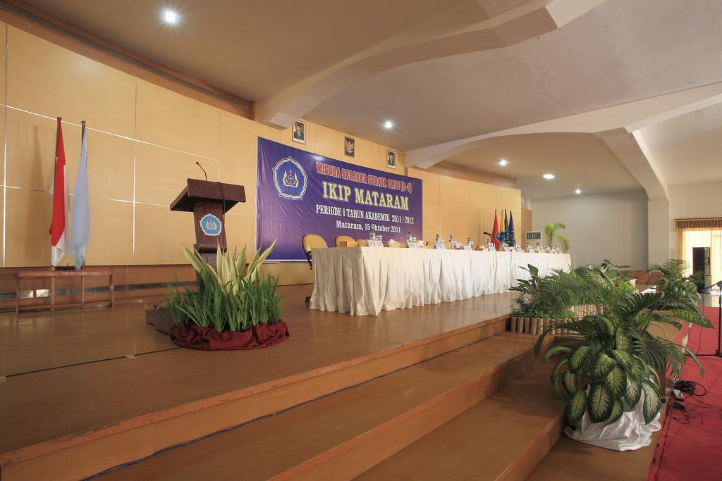 Hotel Narmada Convention Hall Mataram Zewnętrze zdjęcie