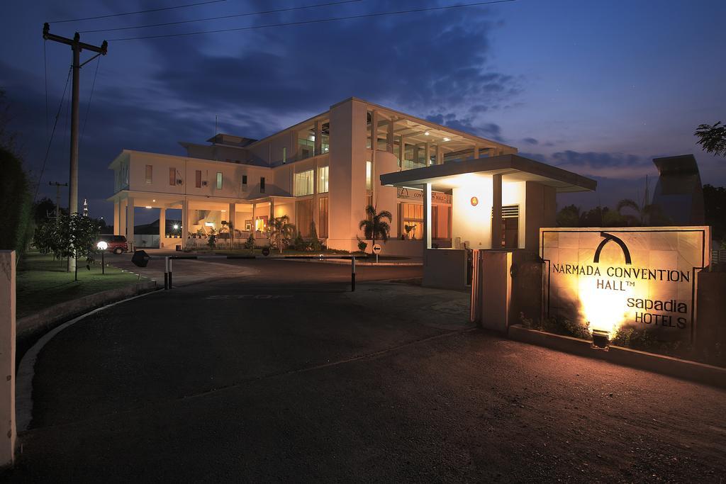 Hotel Narmada Convention Hall Mataram Zewnętrze zdjęcie